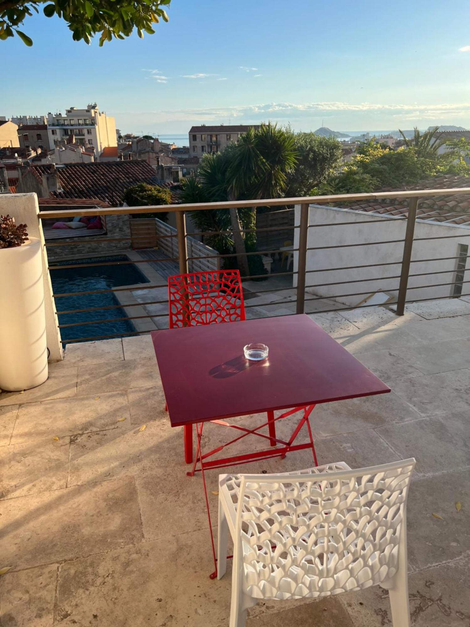 C'est La Qu'il Faut Venir Cet Ete A 2 * Marseilles